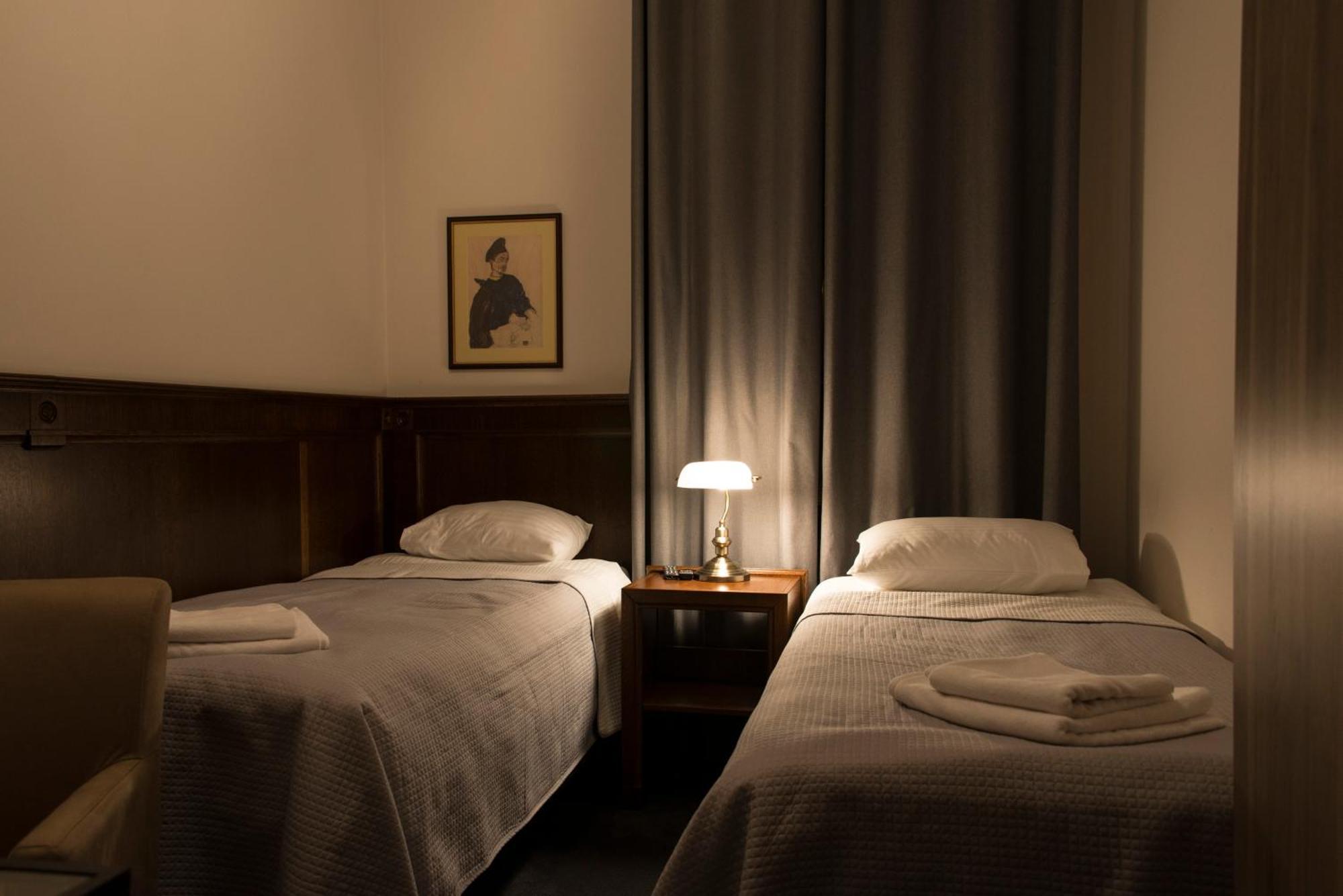 Hotel Retro B.A. Zientarski Зелёна-Гура Номер фото