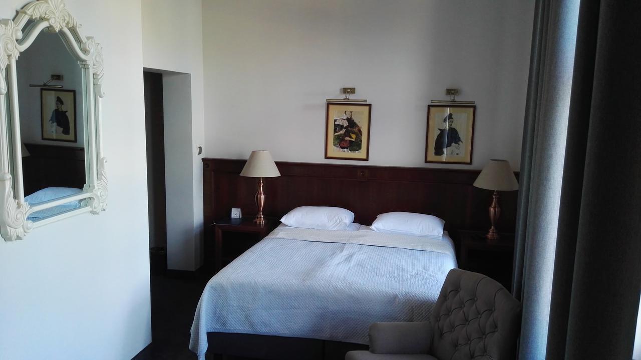 Hotel Retro B.A. Zientarski Зелёна-Гура Экстерьер фото