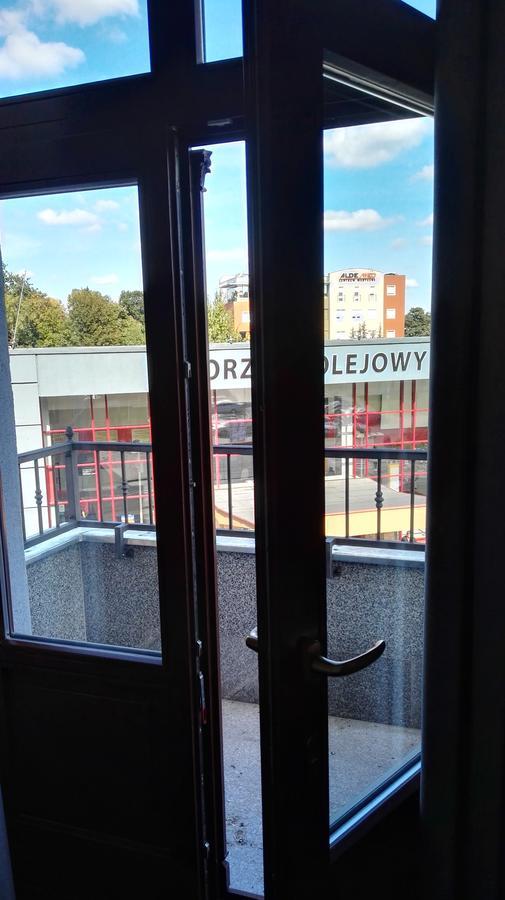 Hotel Retro B.A. Zientarski Зелёна-Гура Экстерьер фото