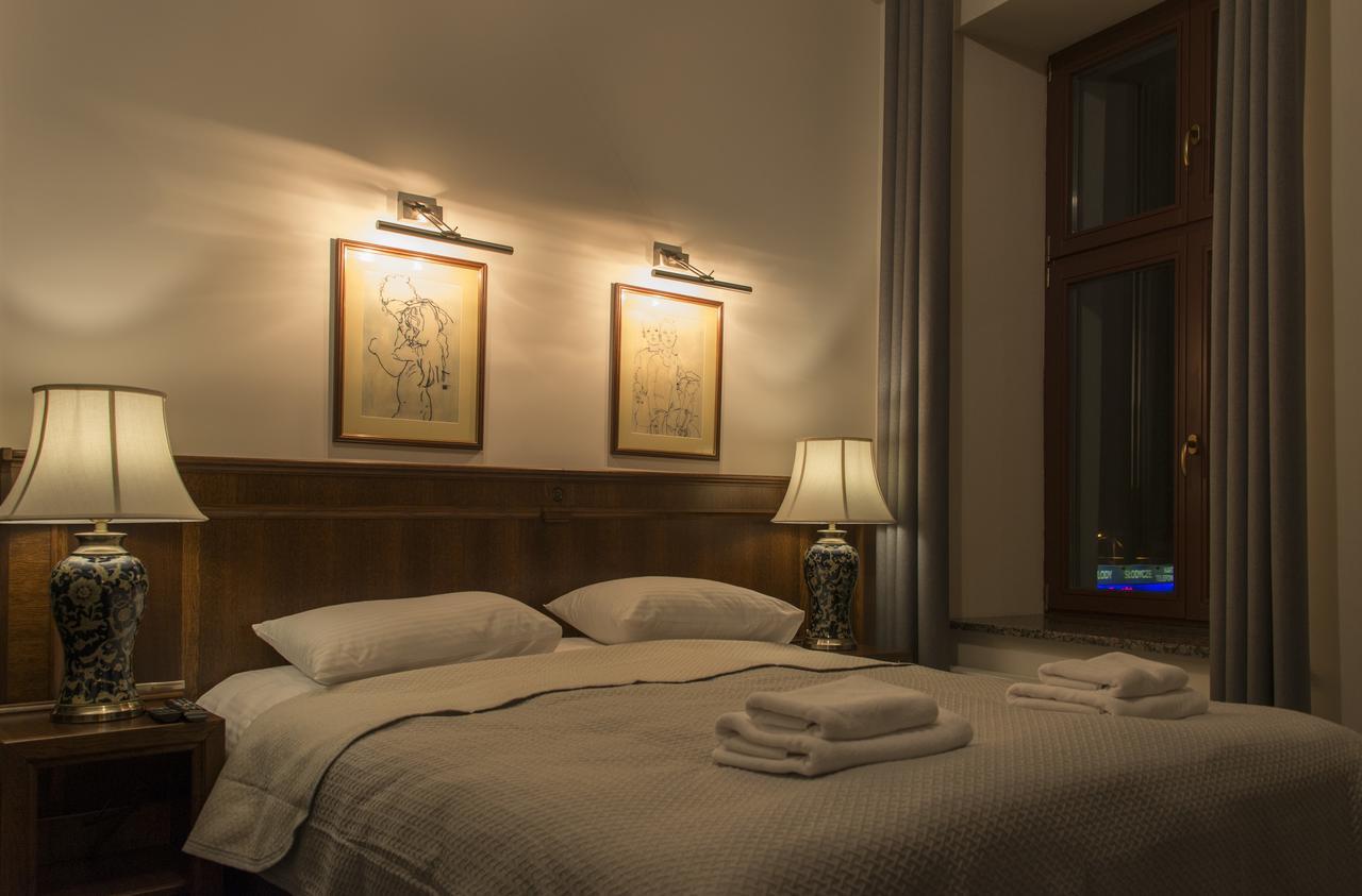 Hotel Retro B.A. Zientarski Зелёна-Гура Экстерьер фото
