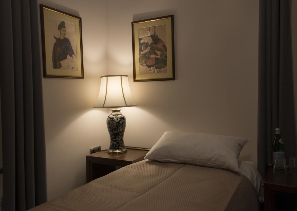 Hotel Retro B.A. Zientarski Зелёна-Гура Экстерьер фото