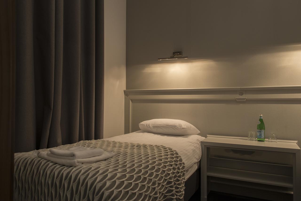 Hotel Retro B.A. Zientarski Зелёна-Гура Экстерьер фото