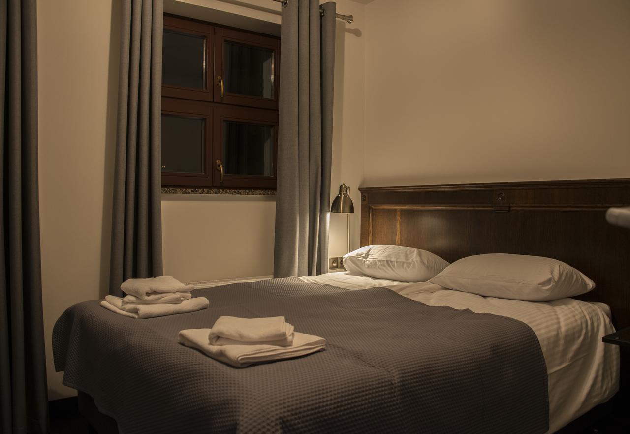 Hotel Retro B.A. Zientarski Зелёна-Гура Экстерьер фото