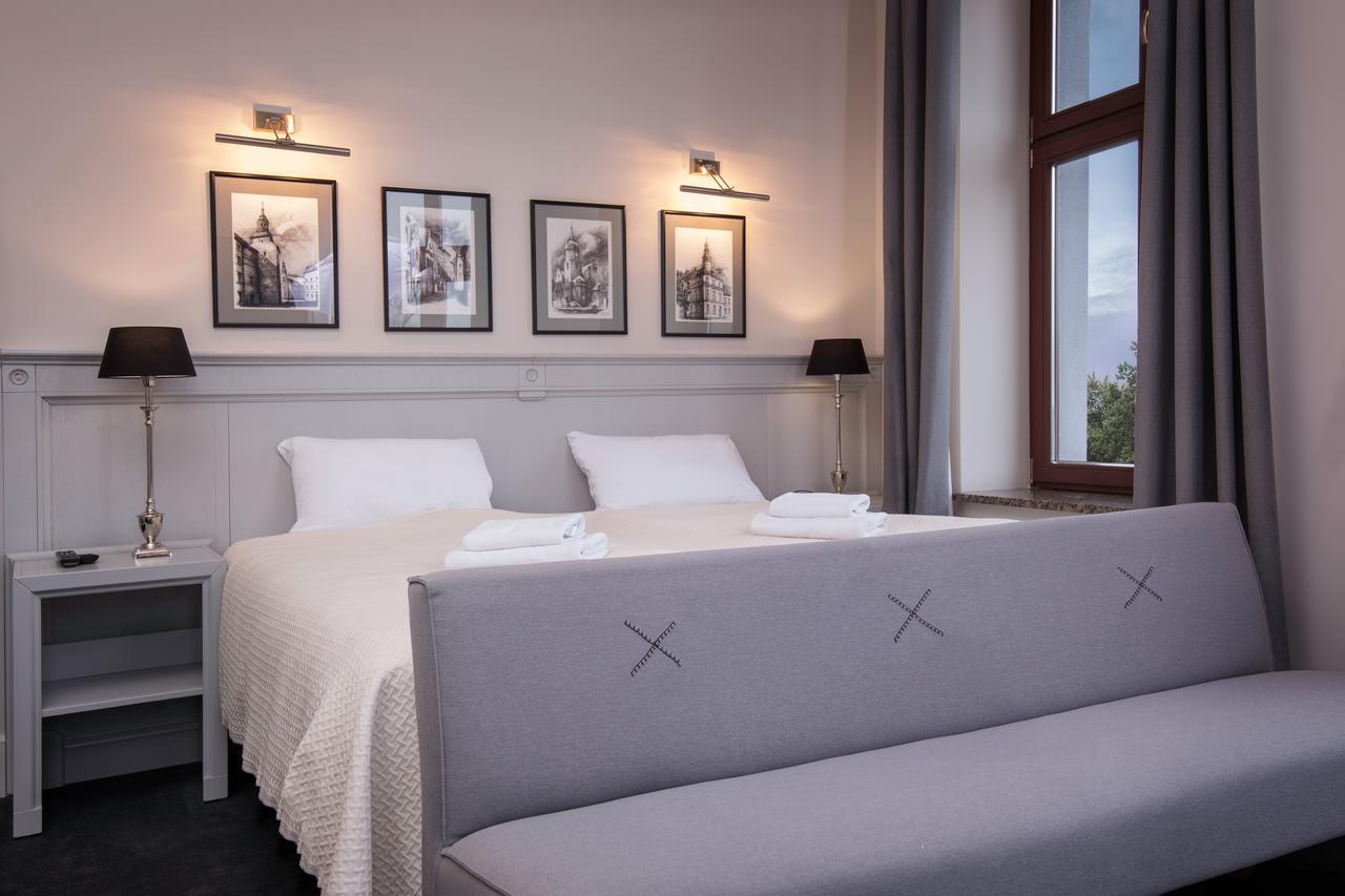 Hotel Retro B.A. Zientarski Зелёна-Гура Экстерьер фото